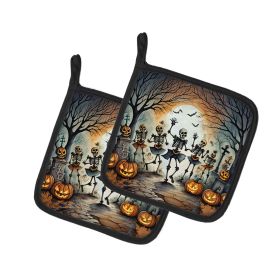Dancing Skeletons Spooky Halloween Pair of Pot Holders Kitchen Heat Resistant Pot Holders Sets Oven Hot Pads for Cooking Baking BBQ, 7 1/2 x 7 1/2 (Default: Default)